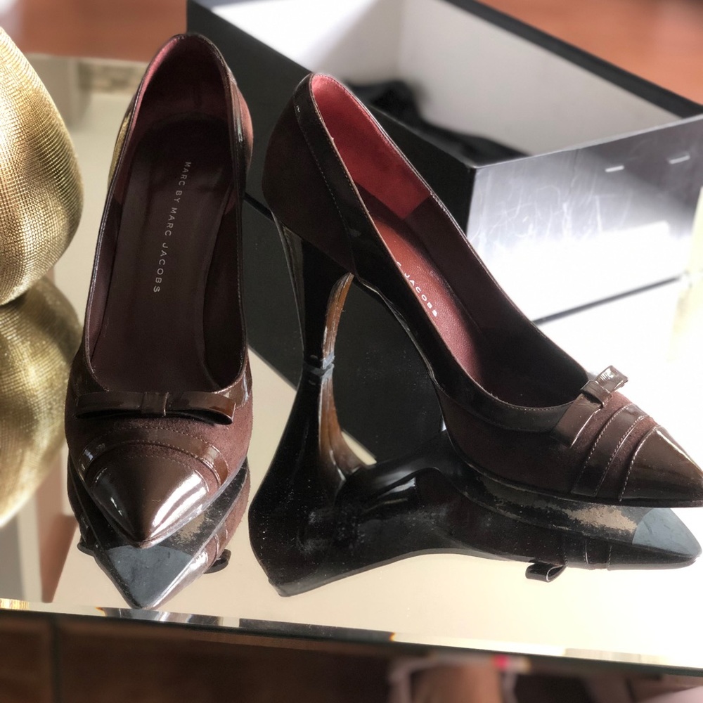 Marc Jacobs brown suede pumps size 8.5